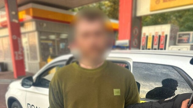 Un omicidio è avvenuto in una stazione di servizio a Kiev: il sospettato che è scappato con l'auto della vittima era detenuto