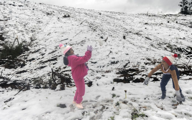 Sud L'Africa era coperta di neve: cumuli di neve fino a 2 metri (foto)