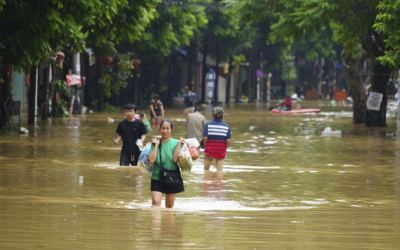 Devastante il tifone ha colpito il Vietnam: sono morte fino a 200 persone (foto)