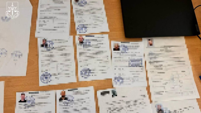 Hanno guadagnato 40 milioni di UAH dai renitenti alla leva: la SBU ha smascherato un gruppo criminale