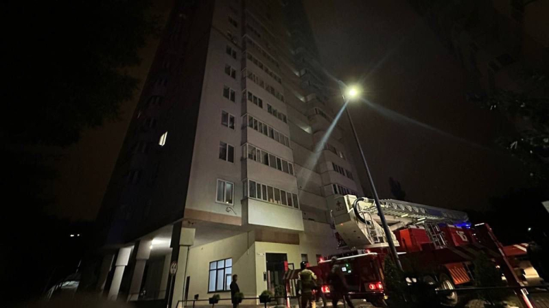 Esplosioni a Kiev: un UAV ha colpito un edificio residenziale nel quartiere Solomensky