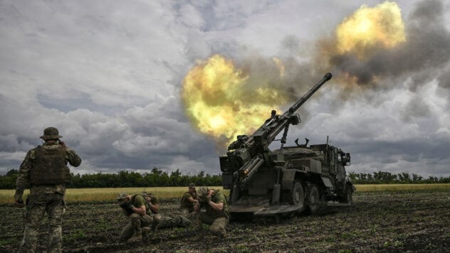 L'Ucraina riceverà altre 12 installazioni di artiglieria Caesar dalla Francia