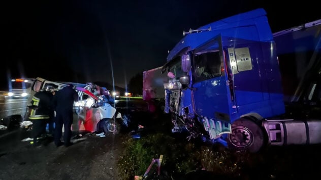 Vicino a Vinnitsa, un camion si è scontrato con un minibus: tra i sei morti - due bambini