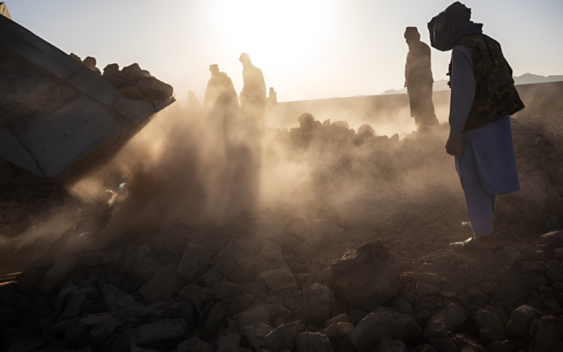 I talebani stanno cancellando il individualità delle donne in Afghanistan — Bild