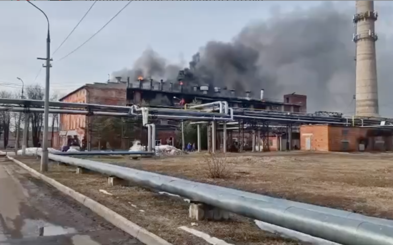 L'impianto Elektroizolit ha preso fuoco in Russia ; (video)