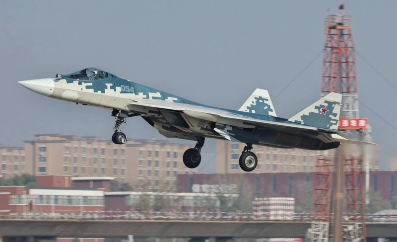 Il Su-57 russo è stato notato per la prima volta in Cina: Defense Express ha spiegato cosa sta facendo il Cremlino