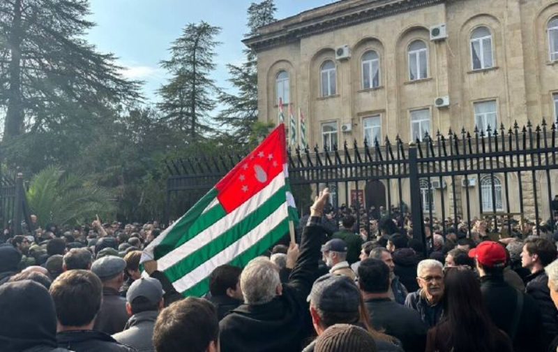 Il presidente dell'Abkhazia può dimettersi a causa delle proteste anti-russe