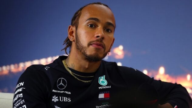 Hamilton fa il suo debutto per la Ferrari su una vecchia auto: ciò che è noto