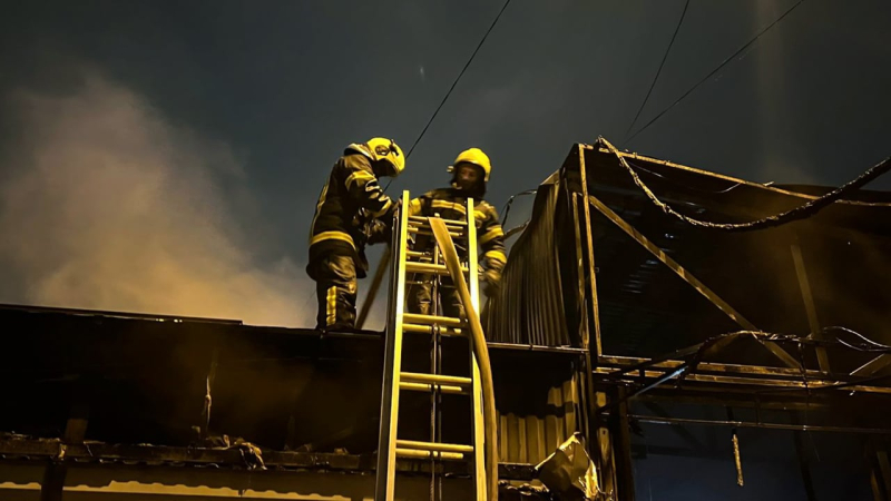 A Kiev, due persone sono rimaste ferite durante un incendio al mercato - Servizio di emergenza statale