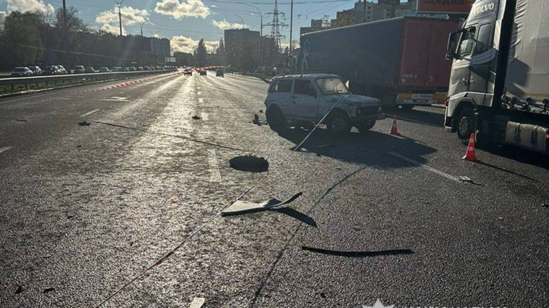 Incidente stradale a Teremki a Kiev: l'autobus è volato fuori strada, lì erano morti e feriti