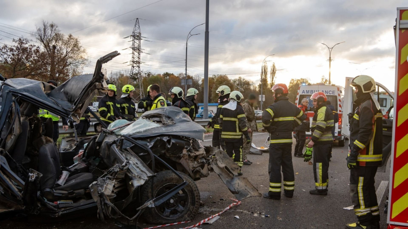 Incidente stradale su Teremki a Kiev: l'autobus è volato via sulla strada c'erano morti e feriti