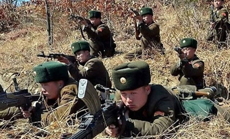 I russi stanno addestrando i combattenti nordcoreani alla guerra e pianificano persino di inviare istruttori a Pyongyang