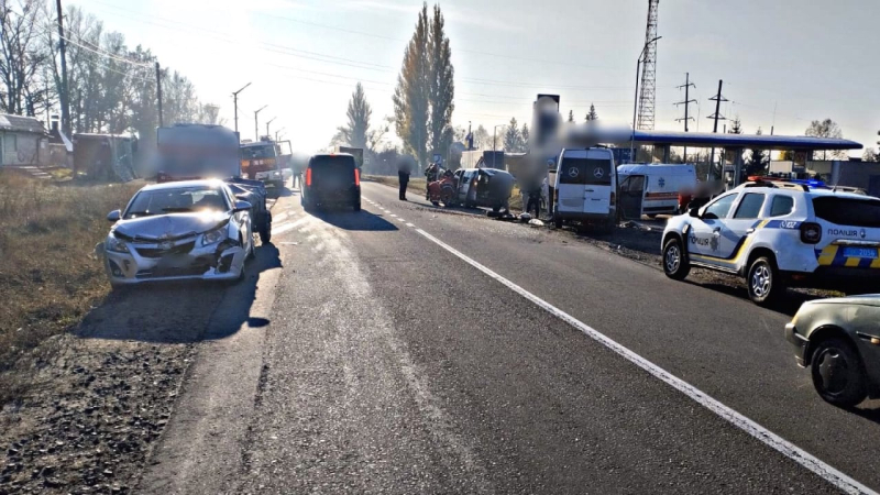 Due auto si è scontrato vicino a Kiev con un minibus: tra i 9 feriti &mdash un bambino