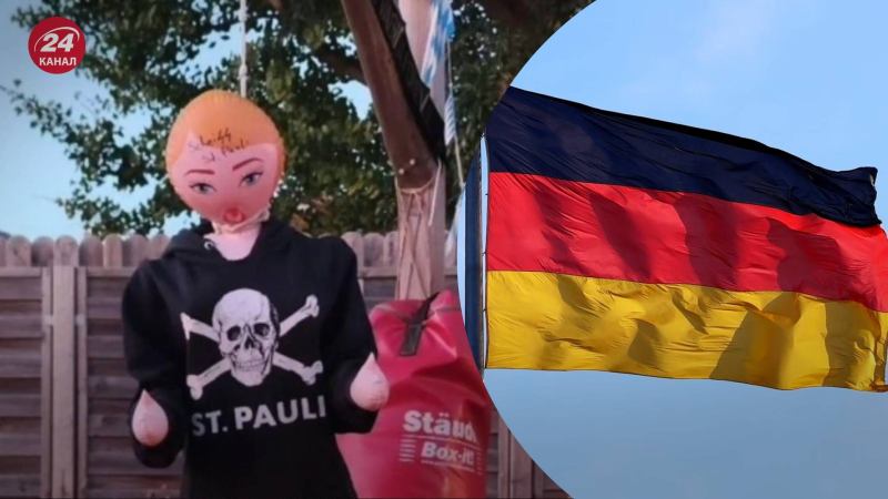 In Germania, un politico ha avuto uno scandalo per una foto con una bambola del sesso con un logo nazista