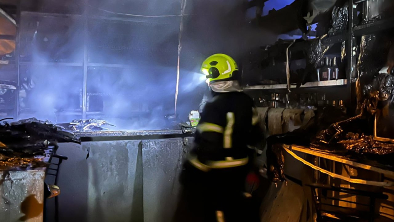 A Kiev, due persone sono rimaste ferite durante un incendio nel mercato: Servizio di emergenza statale