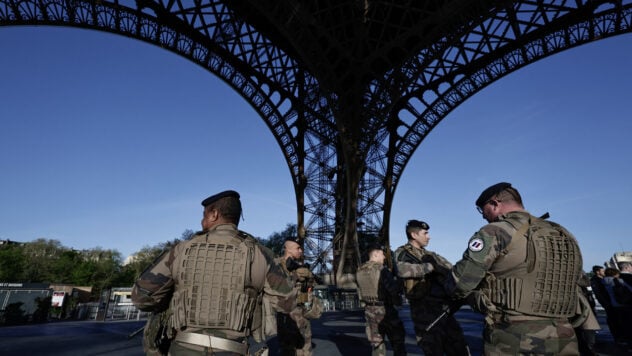 Durante una partita della Nations League vicino a Parigi, si è verificato uno scontro tra tifosi di Israele e Francia