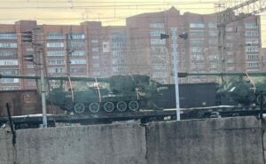  La Corea del Nord potrebbe trasferire i sistemi di artiglieria Koksan alla Russia: in una foto è apparsa sui social network