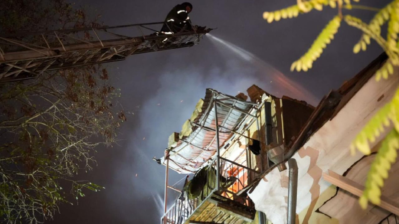 L'Ucraina ha bisogno di una protezione efficace: Zelenskyj durante il bombardamento notturno di Odessa