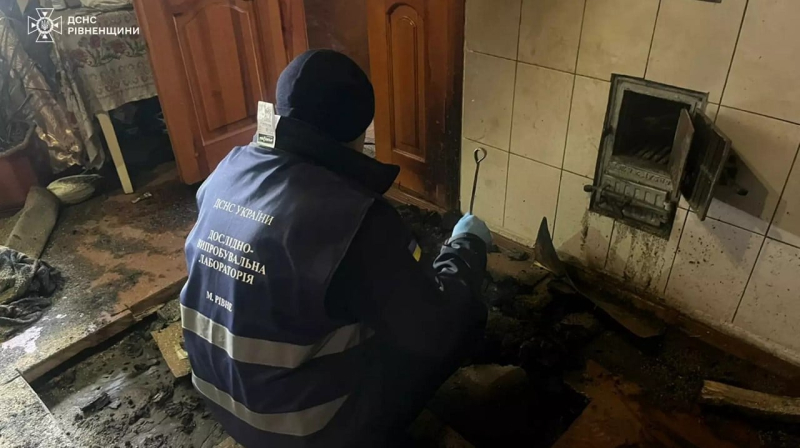 Un incendio si è verificato in una casa privata nella regione di Rivne: un uomo e una donna sono morti