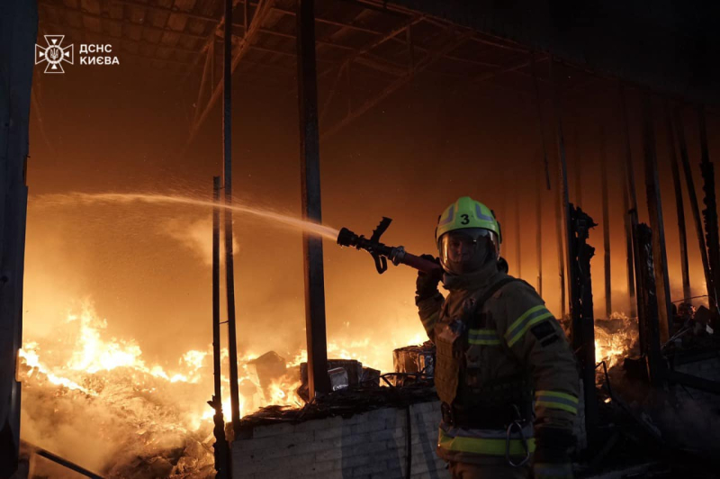 Esplosioni a Kiev: un attacco di droni ha causato distruzione e incendi in 6 distretti, ci sono state vittime