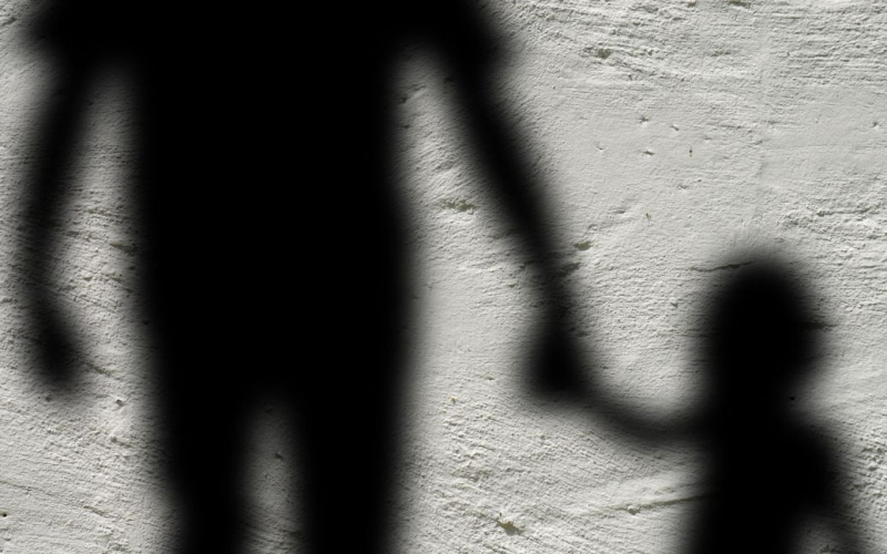 Un padre ha costretto il figlio di 13 anni a fare sesso: tutto è finito inaspettatamente