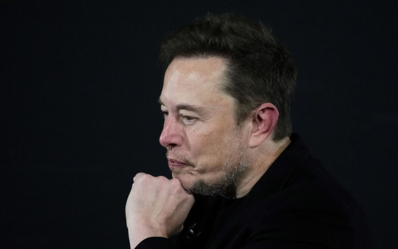 Negli Stati Uniti, i democratici si sono interessati al motivo per cui Elon Musk ha chiamato la Russia.