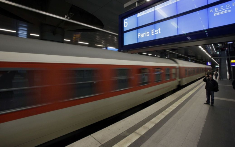 Vo Francia, c'è stato uno scontro con le asce su un treno a Parigi.