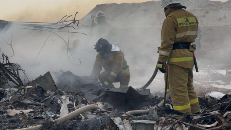 Incidente aereo in Kazakistan: tutto quello che si sa, perché è coinvolta la Federazione Russa e come proseguiranno le indagini 