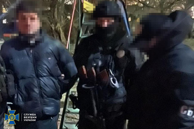 Veicoli militari e strutture UZ sono stati incendiati: due gruppi di agenti dell'FSB sono stati esposti