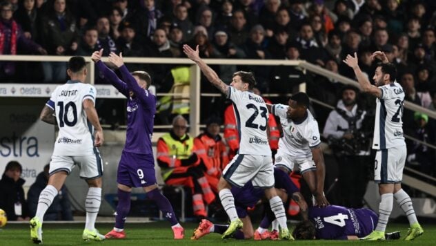 Il calciatore della Fiorentina ha perso conoscenza in campo: più tardi si giocherà la partita contro l'Inter