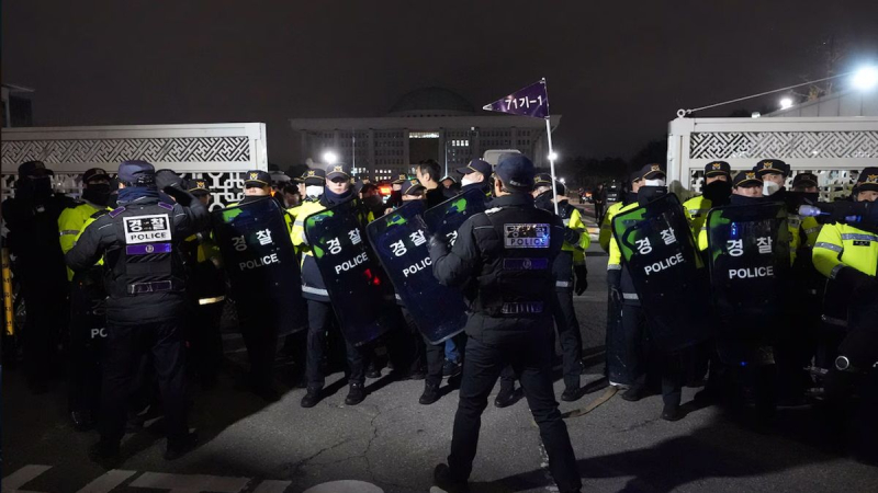 Legge marziale in Corea del Sud: rimarrà in vigore nonostante la decisione del parlamento