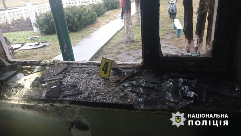 Incendio doloso consiglio del villaggio per ordine di uno sconosciuto: un uomo è stato arrestato nella regione di Odessa