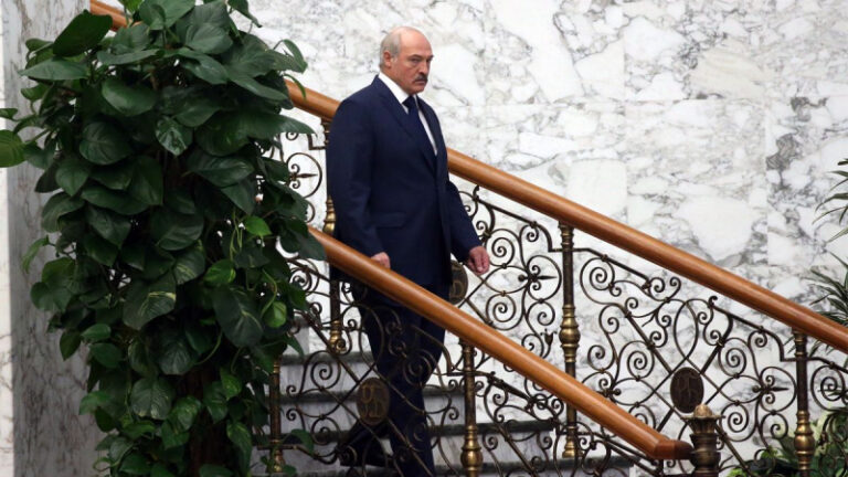 Se n'è finalmente “andato”: ecco cosa si è inventato Lukashenko questa volta per vincere le “elezioni” in Bielorussia