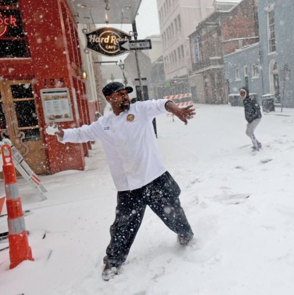 Prima neve in 15 anni: la tempesta invernale paralizza la vita a New Orleans (foto)