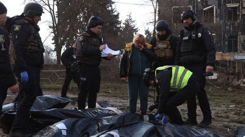 La Russia colpisce Izyum con la balistica: distrutto l'edificio del consiglio comunale, segnalate vittime