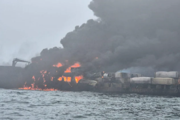 Le offerte della Gran Bretagna hanno scontrato una petroliera e una nave da carico (foto)