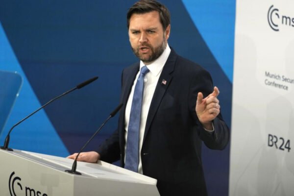 Vance ha risposto per la prima volta alle critiche di suo cugino che ha combattuto per l'Ucraina
