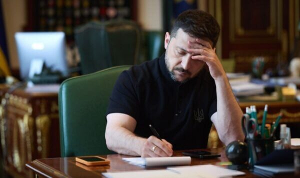 Zelensky sul bombardamento dell'Ucraina: il silenzio dell'America e il resto del mondo incoraggia solo Putin