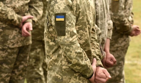 Le forze armate dell'Ucraina hanno annunciato il rafforzamento del controllo sull'appuntamento alle posizioni posteriori: motivo