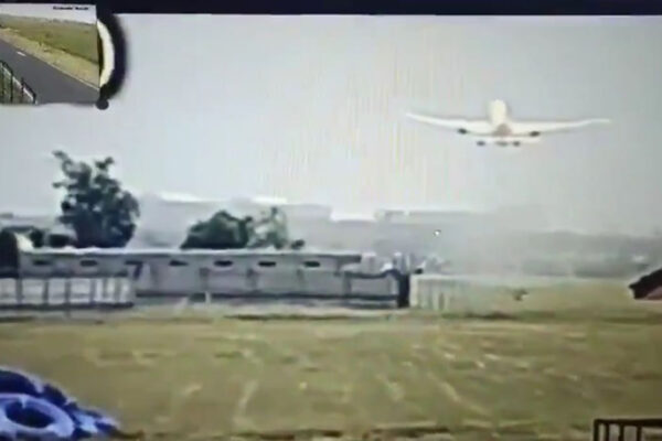 Altezza quasi immediatamente persa: è apparso un nuovo video dell'incidente aereo mortale in India