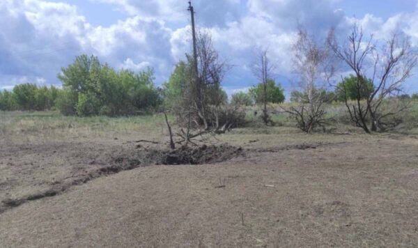Bomba colpisce una linea elettrica a Tsupovka, nella regione di Kharkiv: villaggio senza elettricità