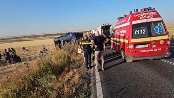 В Румынии перевернулся автобус с 55 украинцами — детали ДТП (фото)