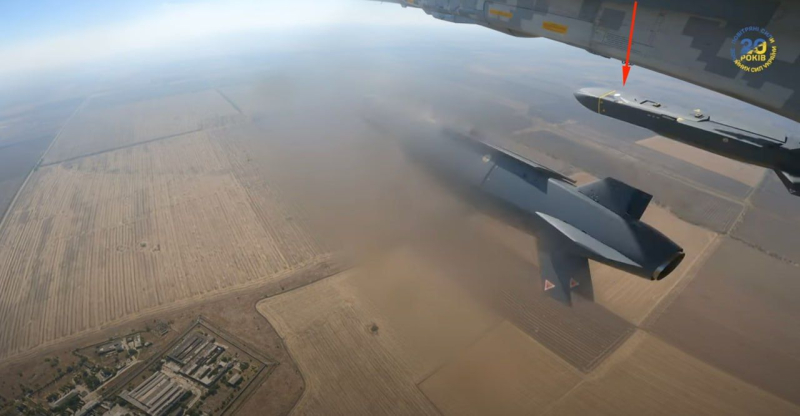 Storm Shadow: cosa si sa dei missili invisibili alla difesa aerea russa che possono distruggere il ponte di Crimea Foto 4