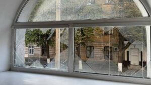 Danneggiati l&#39;ospedale di maternità di Kharkov e altre istituzioni mediche (Foto 1)