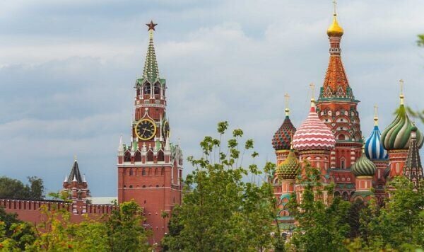 La Francia avverte: la Russia intensifica le attività subacquee e militarizza lo spazio