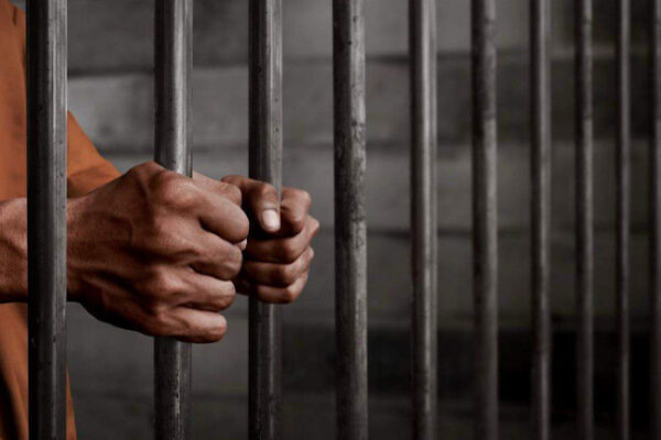 In Francia, un detenuto è evaso dal carcere nascondendosi nella borsa di un compagno di cella