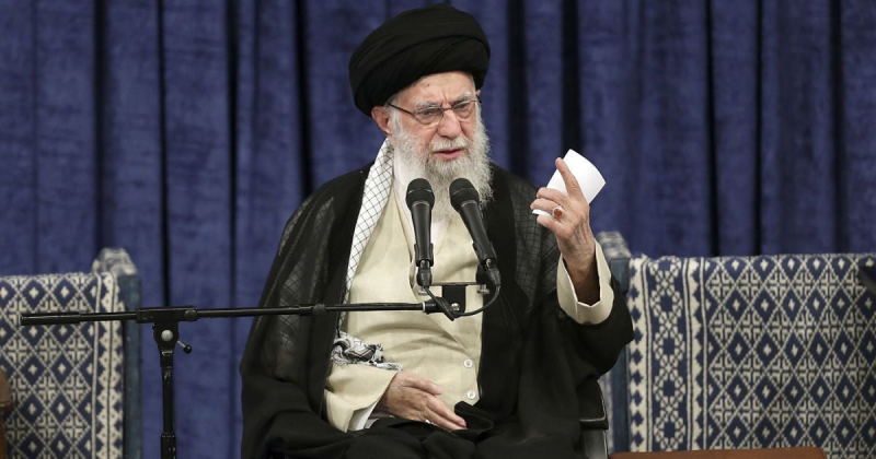 L'iraniano Khamenei fa la sua prima apparizione pubblica dopo l'accordo con Israele