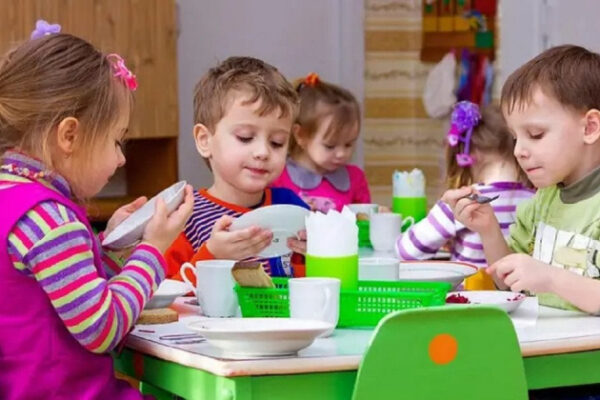 Oltre 200 bambini avvelenati all'asilo: sostanza pericolosa trovata nel cibo